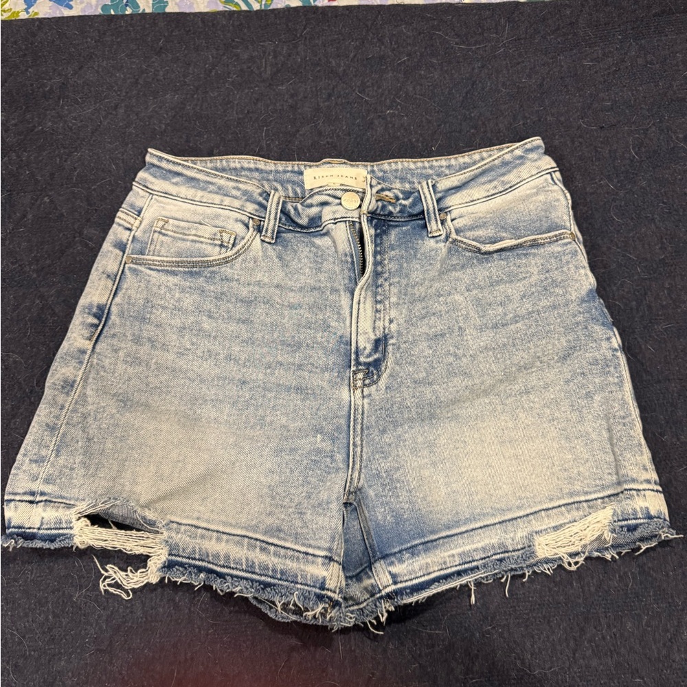 Risen denim shorts